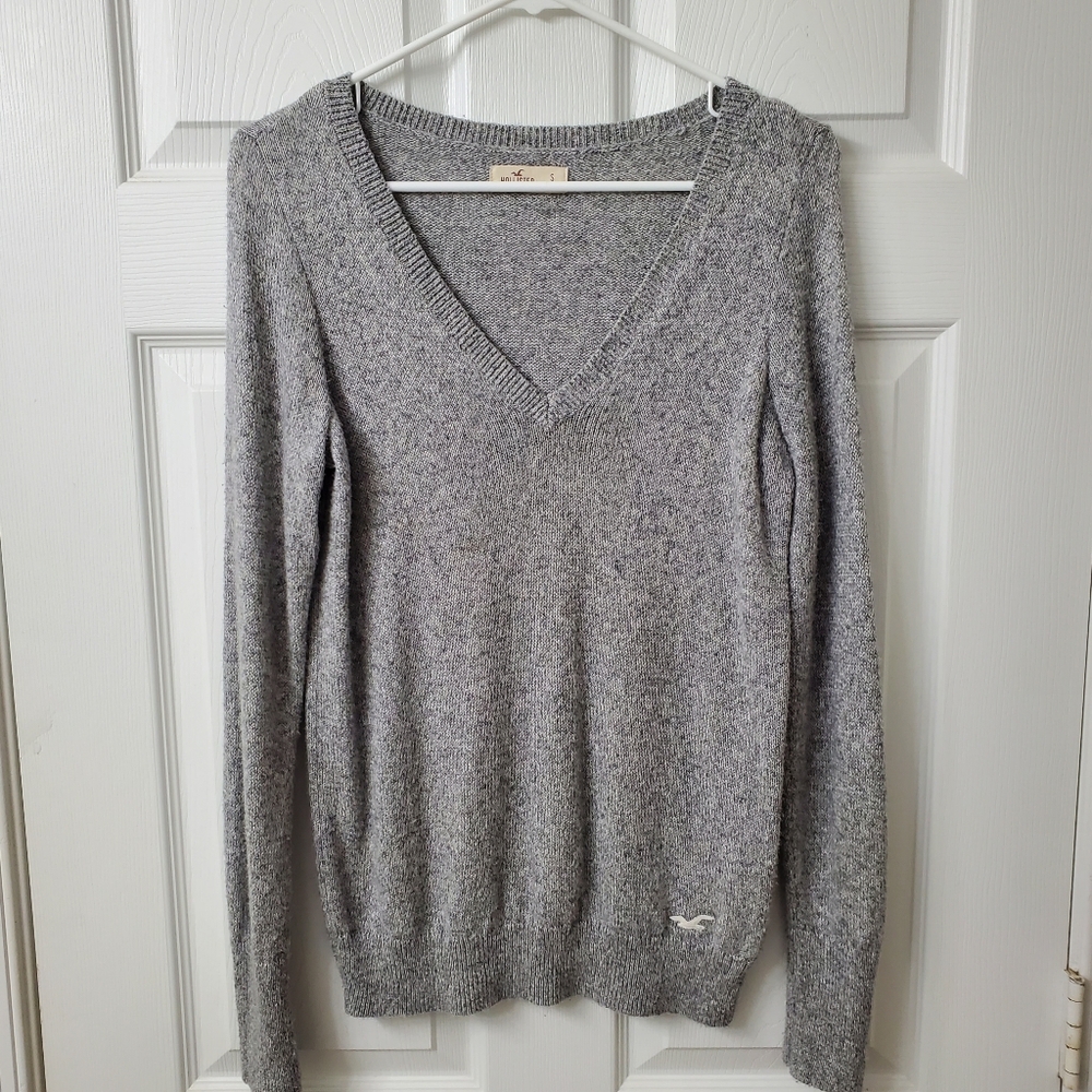 Hollister Heather Gray Knit V Neck Sweater Size Small